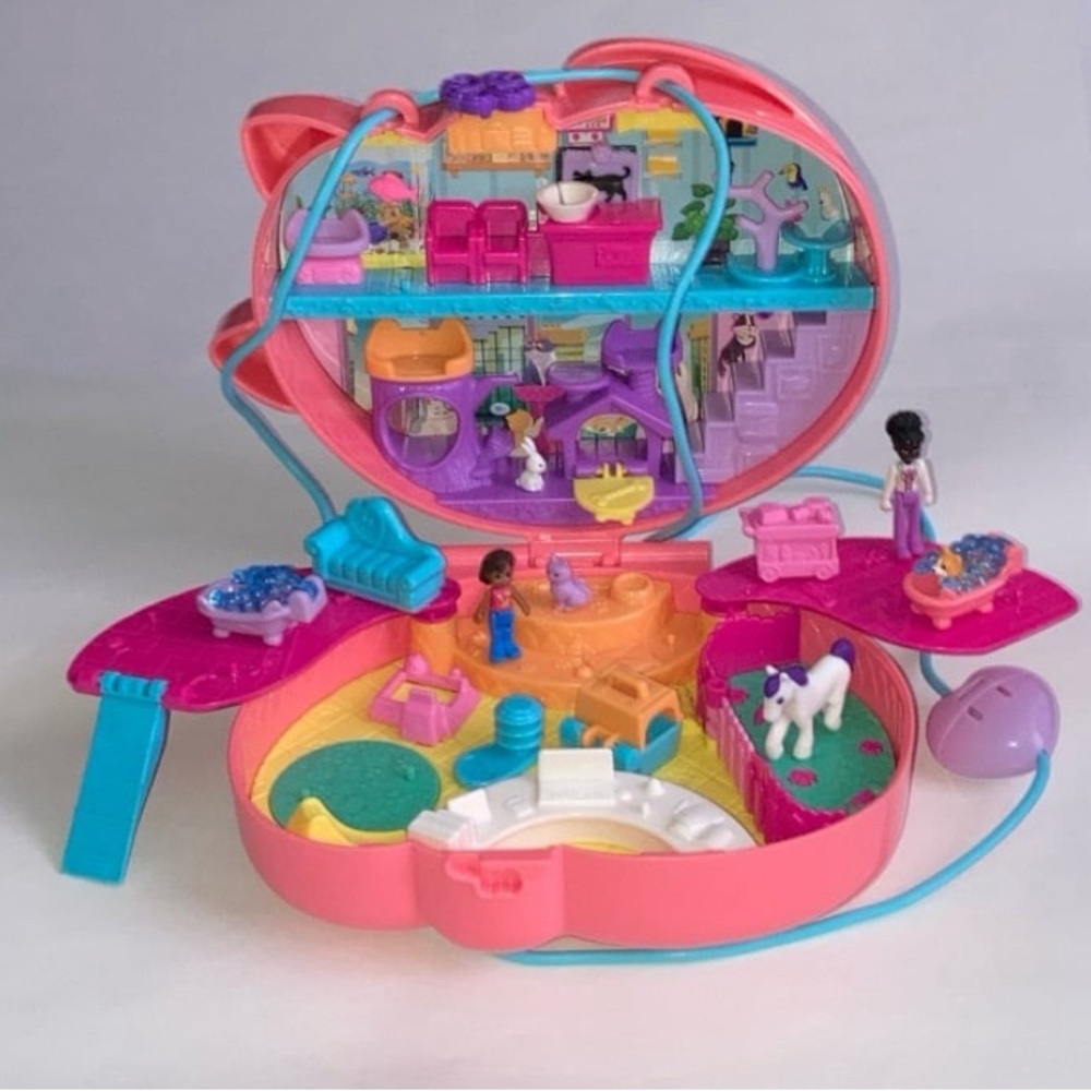 Polly Pocket Polly Pocket Pet Vet Play Set Starring Shani Cuddly Cat Purse